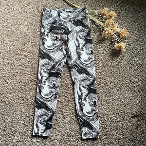 Eye Candy Leggings, women’s size small, crop